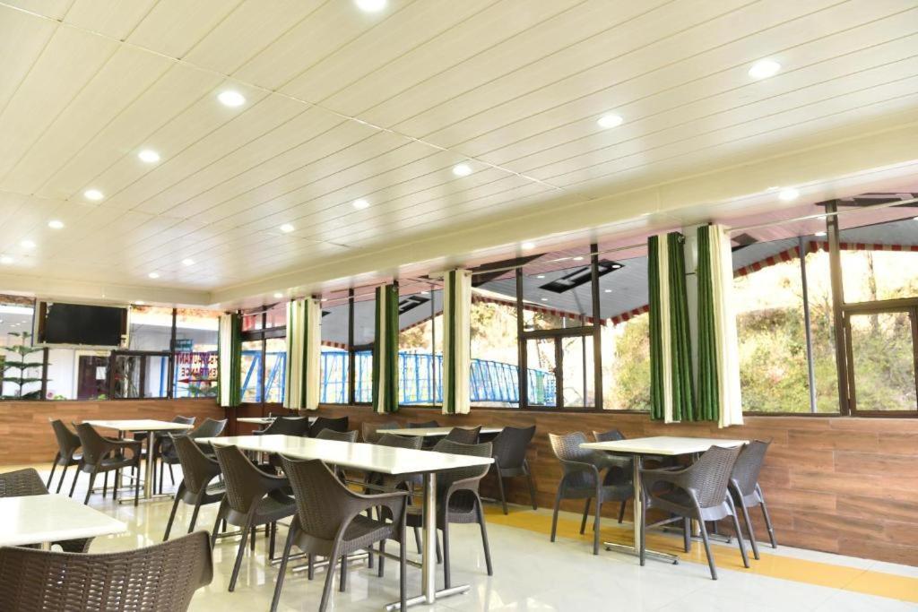 Riverside Resort Lansdowne Ngoại thất bức ảnh