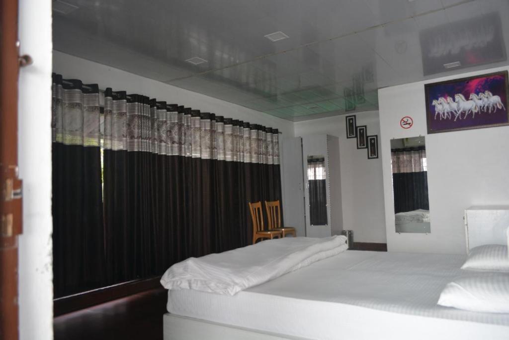 Riverside Resort Lansdowne Ngoại thất bức ảnh