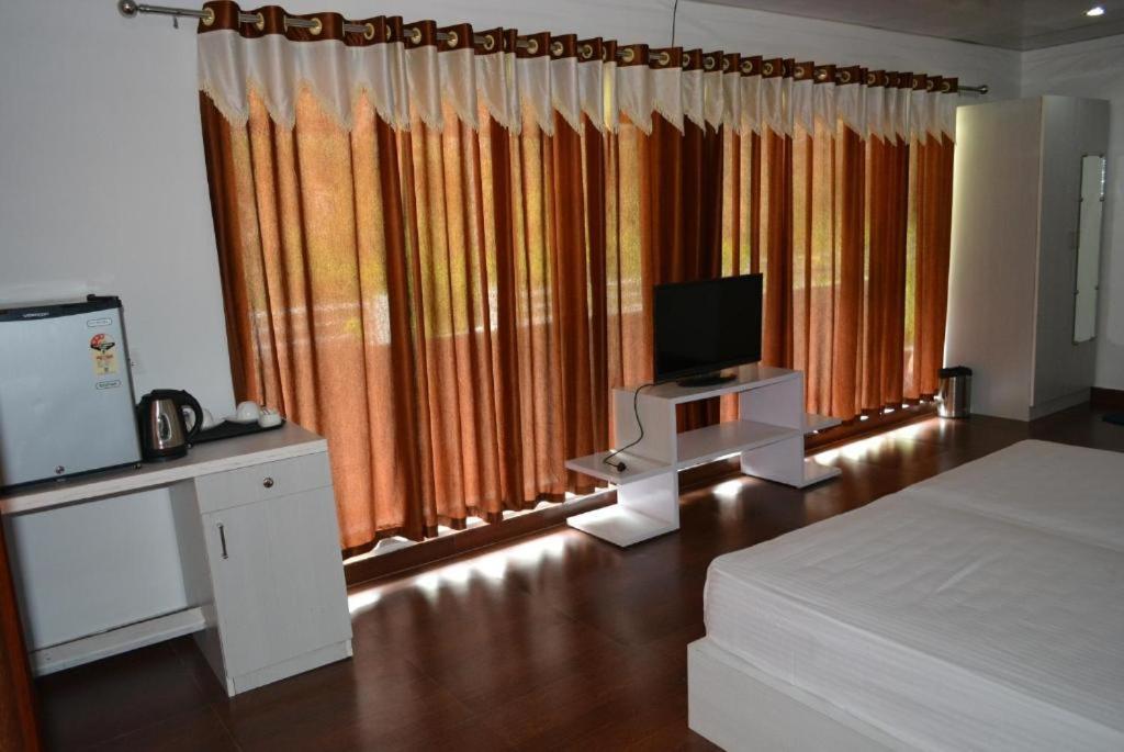 Riverside Resort Lansdowne Ngoại thất bức ảnh