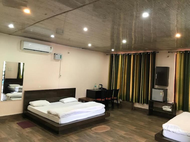 Riverside Resort Lansdowne Ngoại thất bức ảnh