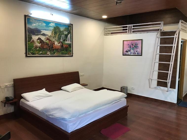 Riverside Resort Lansdowne Ngoại thất bức ảnh