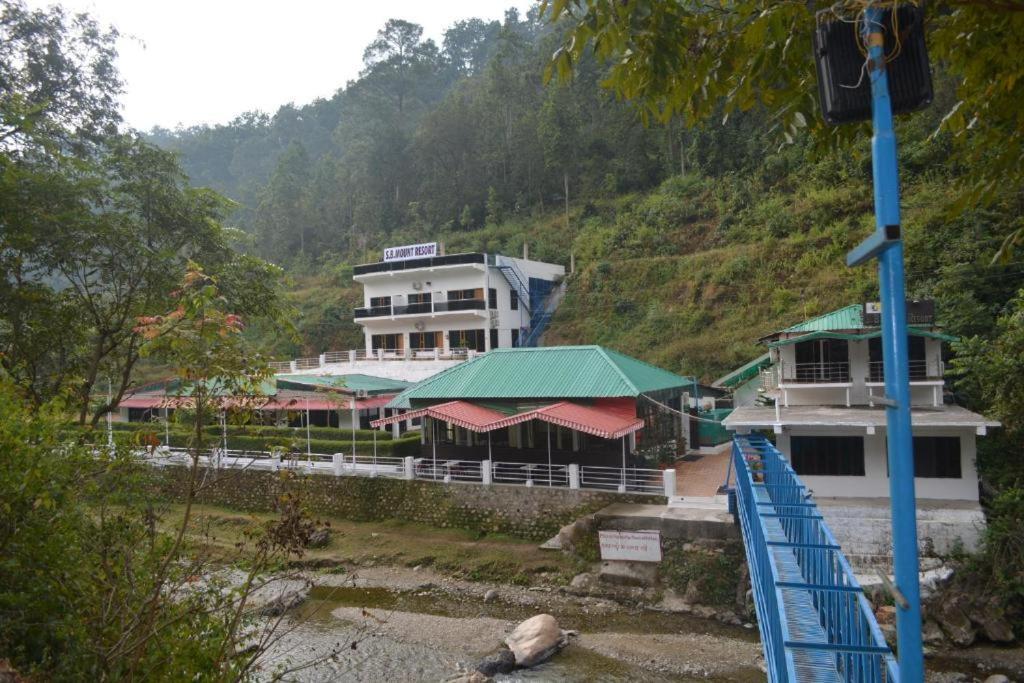 Riverside Resort Lansdowne Ngoại thất bức ảnh