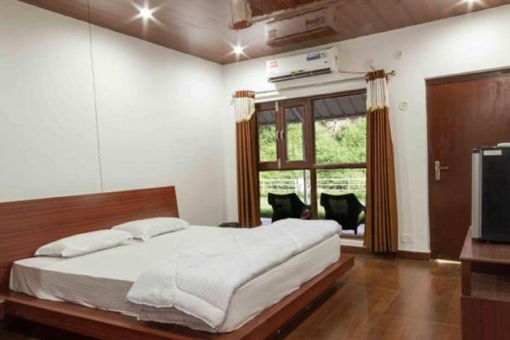 Riverside Resort Lansdowne Ngoại thất bức ảnh