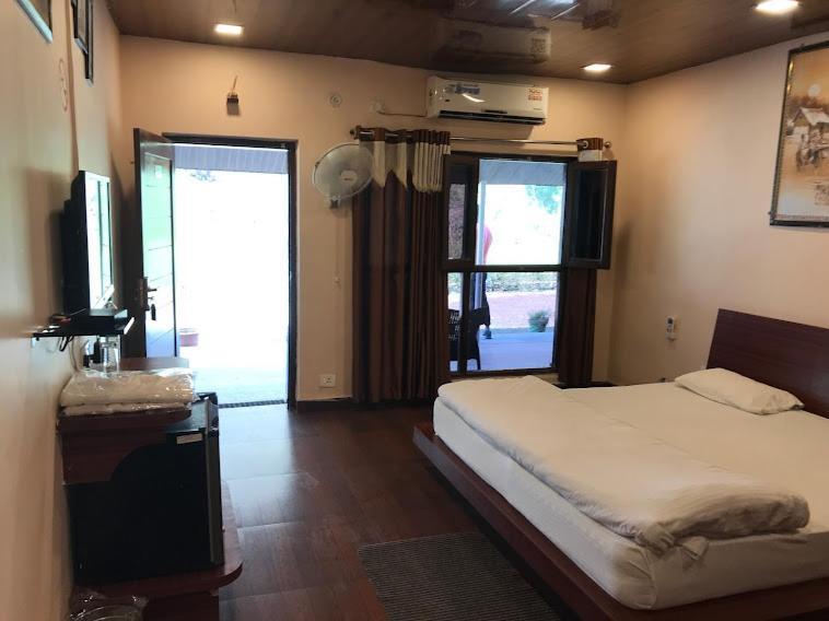 Riverside Resort Lansdowne Ngoại thất bức ảnh
